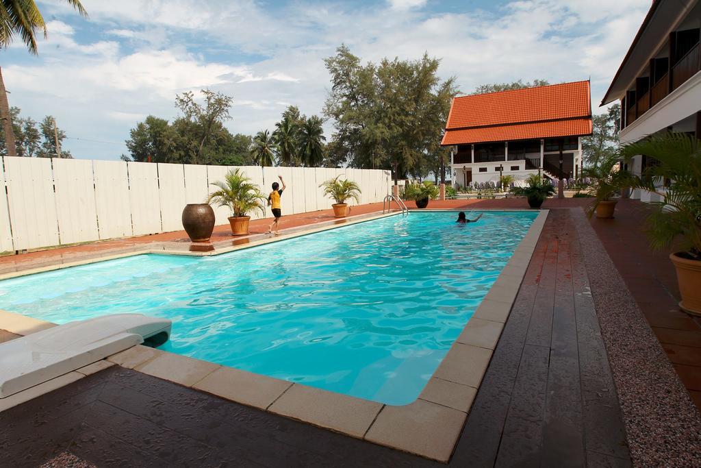 The Manor Beach Resort Besut Kampung Kuala Besut Exterior foto
